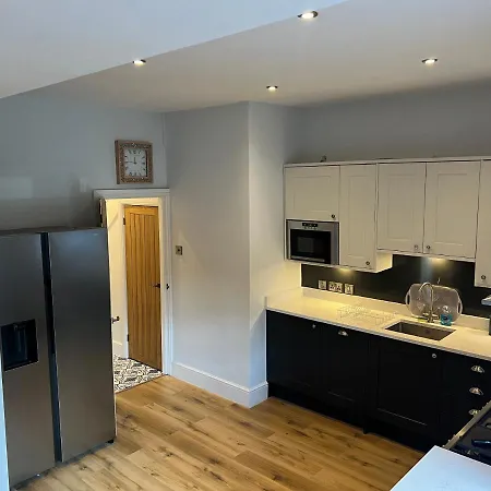 Luxury 2 Bed Apartment Great Location Stoke-on-Trent Exterior photo