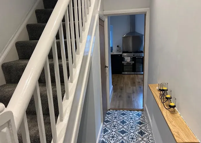 Luxury 2 Bed Apartment Great Location