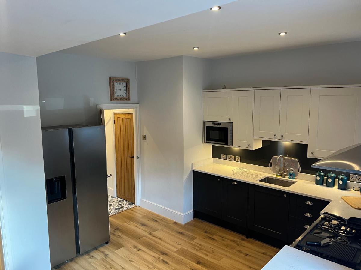Luxury 2 Bed Great Location *