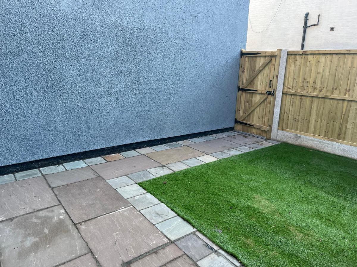 Luxury 2 Bed Great Location *