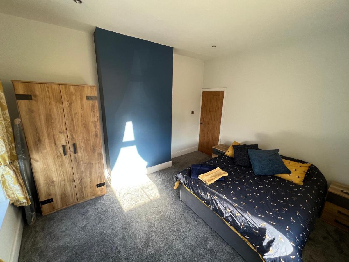 Luxury 2 Bed Great Location
