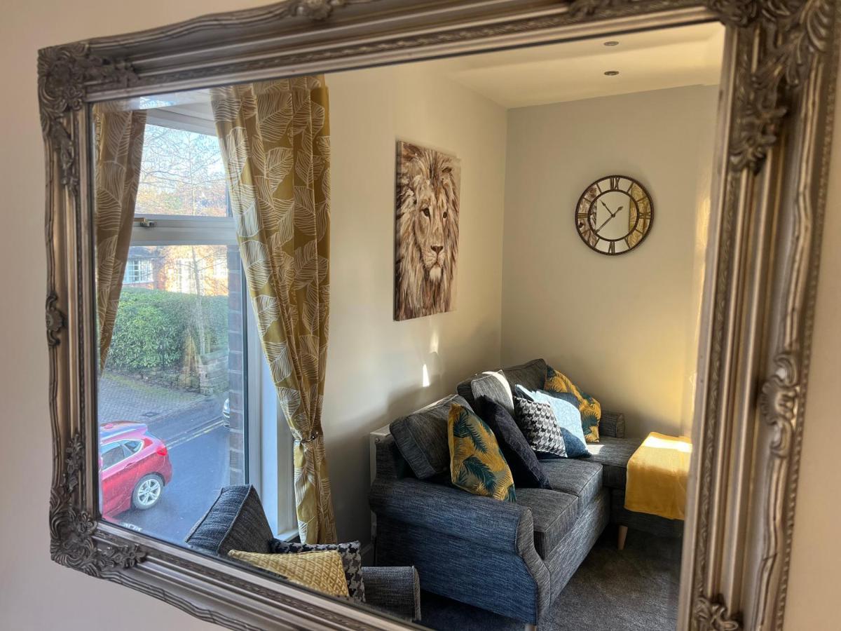Luxury 2 Bed Great Location Apartment *
